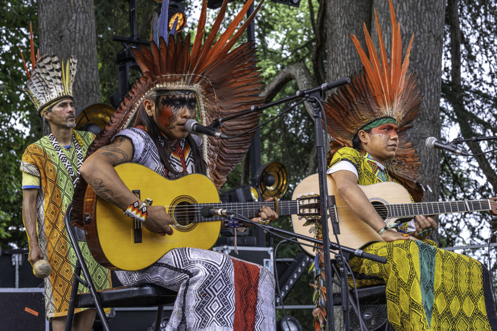 France, Airvault, 2024-07-20, le Reve de l’Aborigene, dreamtime, temps du reve, Aborigene, festival, musique, music, didgeridoo, guimbarde, jaw harp, chant diphonique, overtone singing, mongolie, hanpan, hang, instruments de musique, musical instruments, harmonique, harmonic, respiration circulaire, circular breathing, peuples premiers, indigenous people, Australie, Australia, nature, festival sans alcool, alcool-free festival, Photograph by Jean-Yves Bardin / Collectif DR